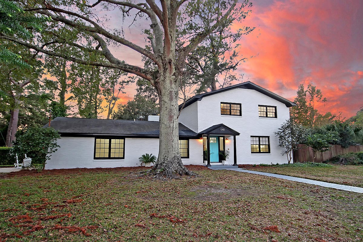 House flippers in Charleston should be greatly intrigued to check out this month's featured flip; a single-family fix-and-flip from one of our experienced borrowers who was able to turn their investment property into a beautiful fixer-upper project.